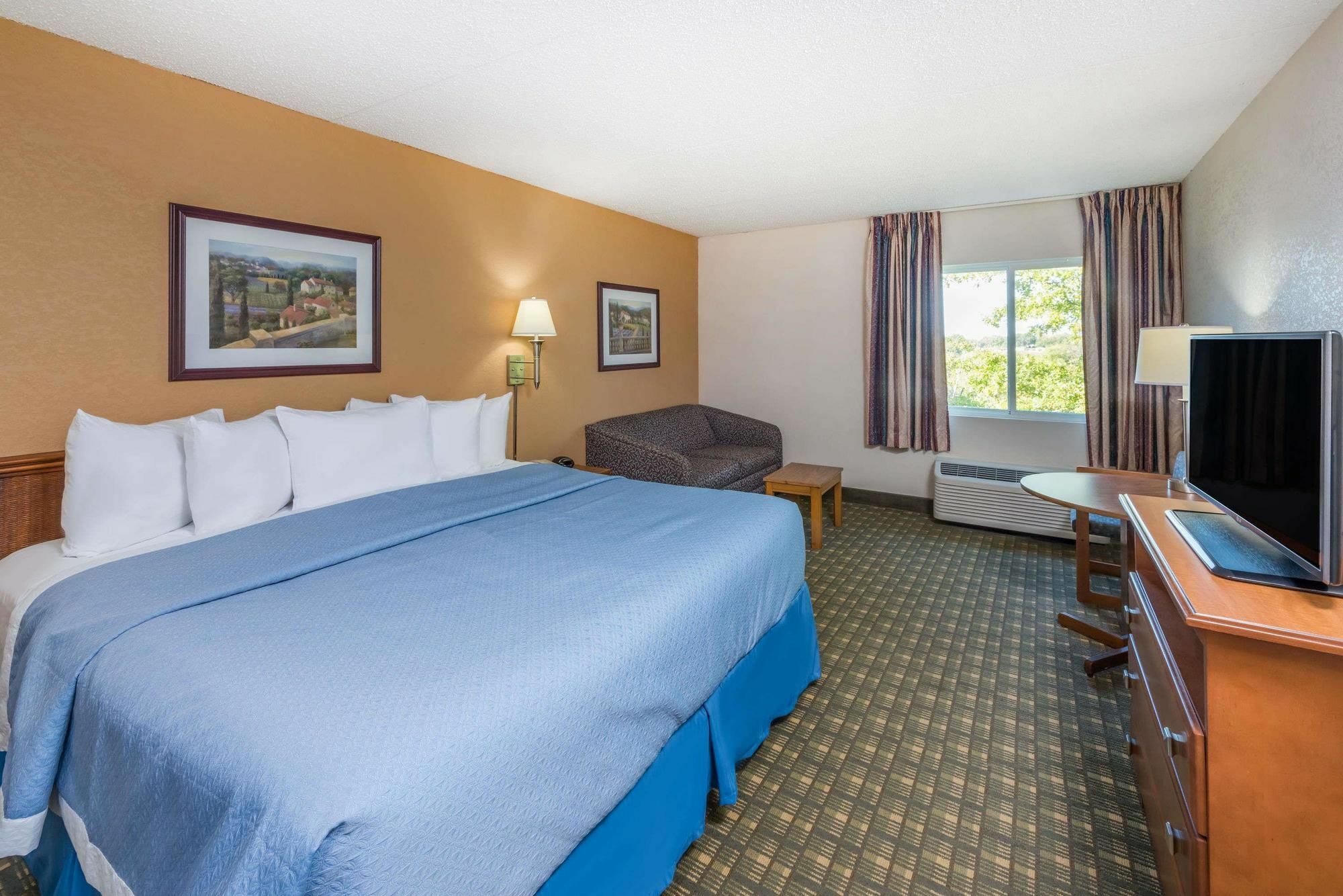 Days Inn By Wyndham Kirksville Exterior photo